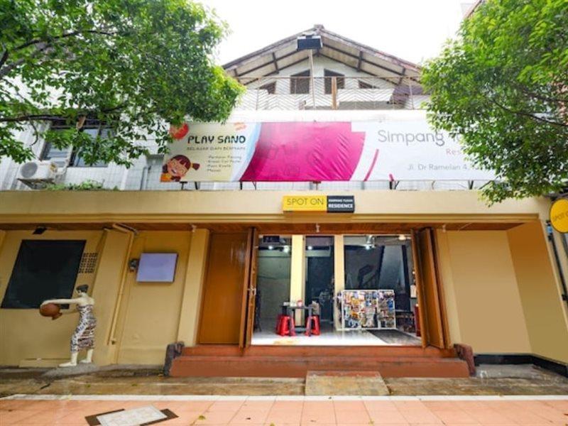 Hotel Oyo 2240 Simpang Tujuh Kudus