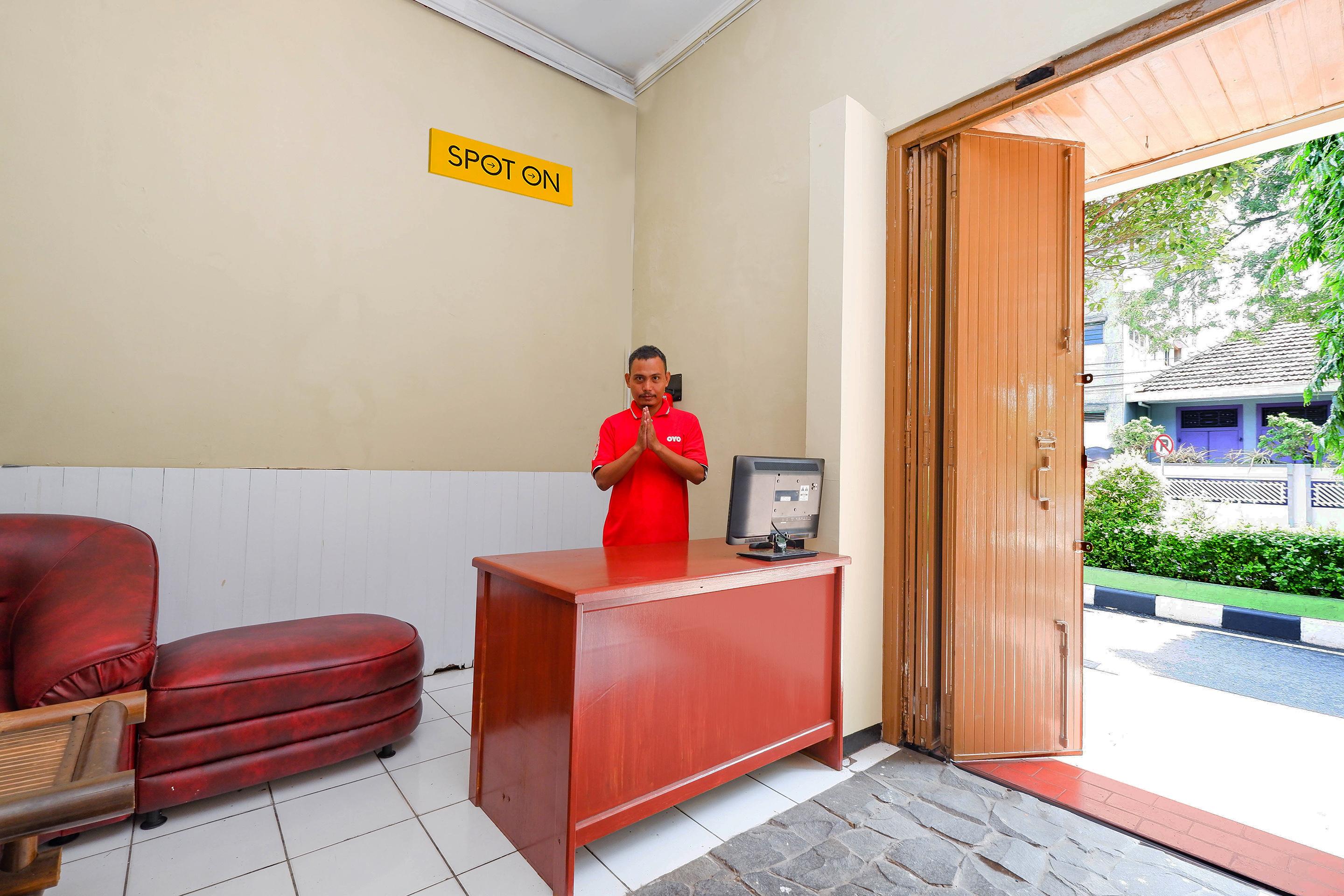 Hotel Oyo 2240 Simpang Tujuh Kudus