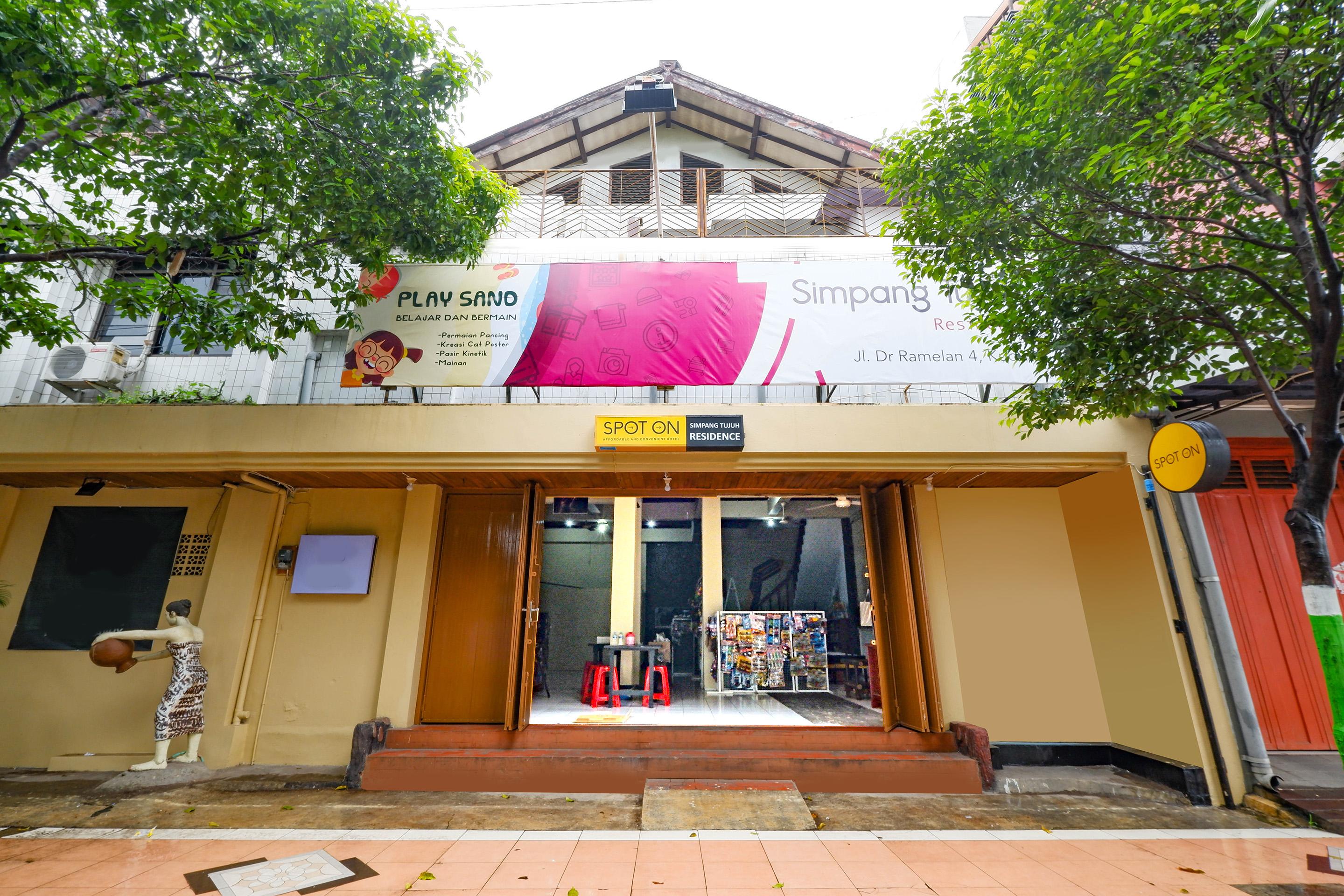 Hotel Oyo 2240 Simpang Tujuh Kudus