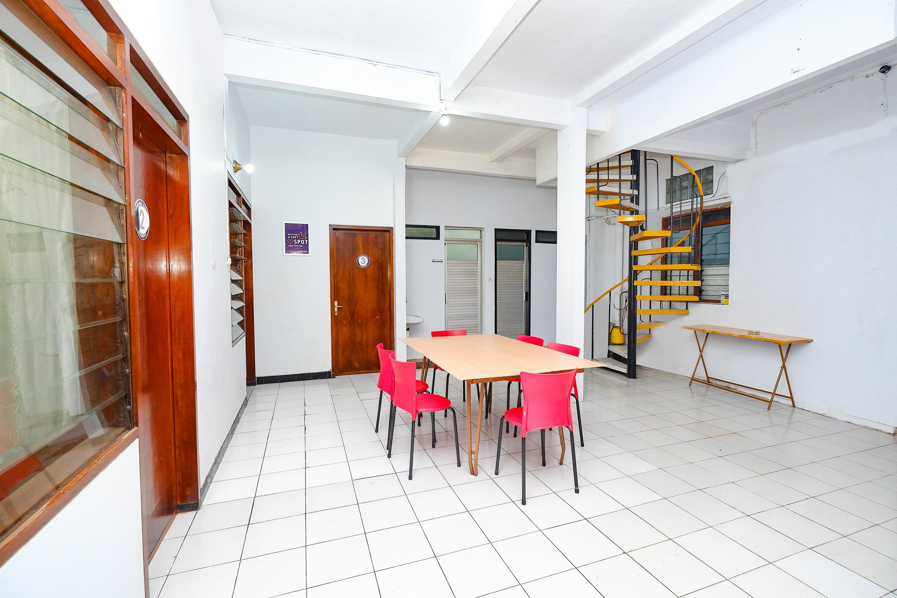 Oyo 2240 Simpang Tujuh Hotel